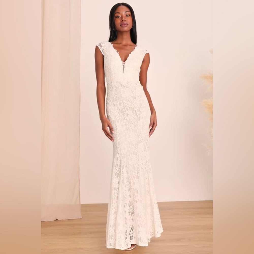 NWT! Lulu’s “Icing On The Cake” Lace Wedding Dress